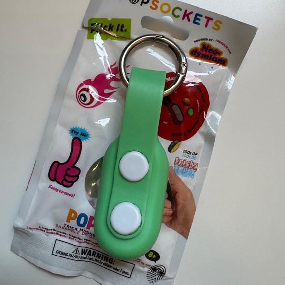 PopSocket Multicolor Fidget Keychain - Picture 2 of 4